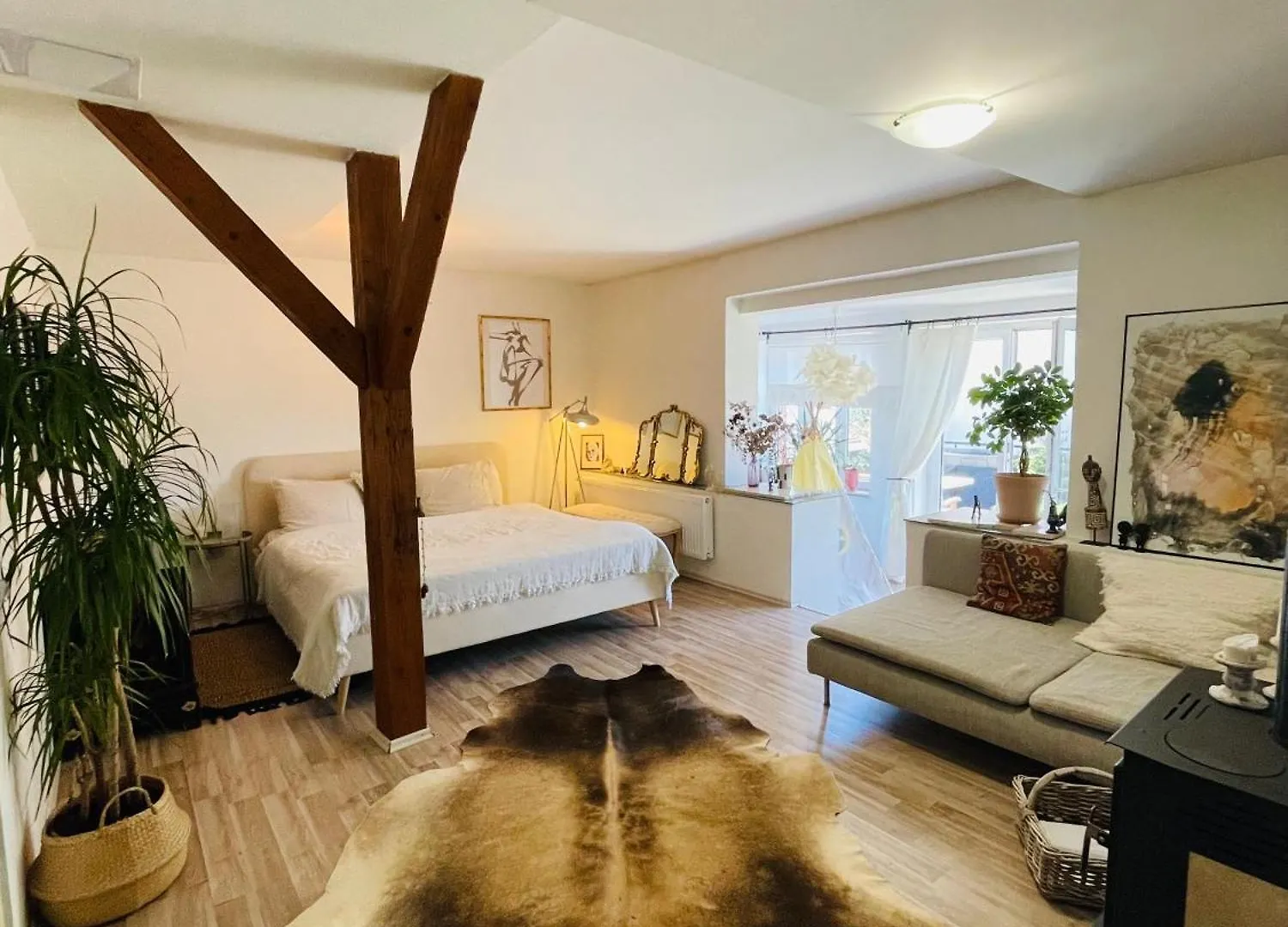 Flat With Heart And Art Nearby Centre Of The Prague Apartment